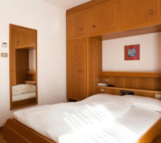 Hotel Meisules