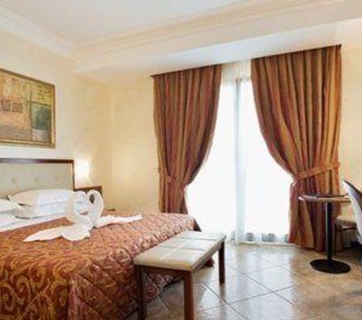 Hotel Athena