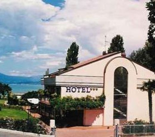 Yachting Hotel Mistral