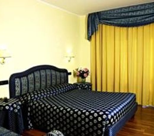 Yachting Hotel Mistral