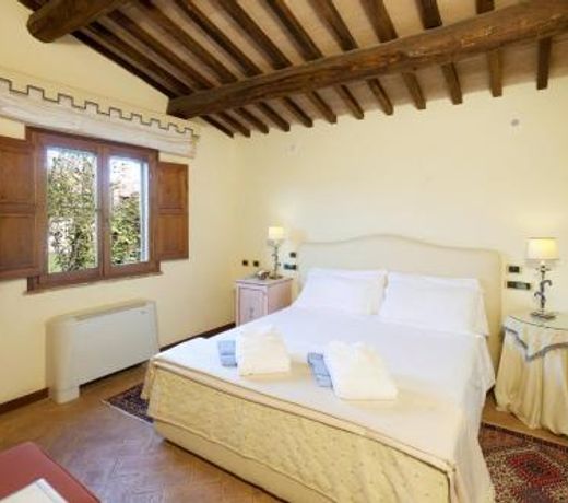 Sovana Hotel & Resort