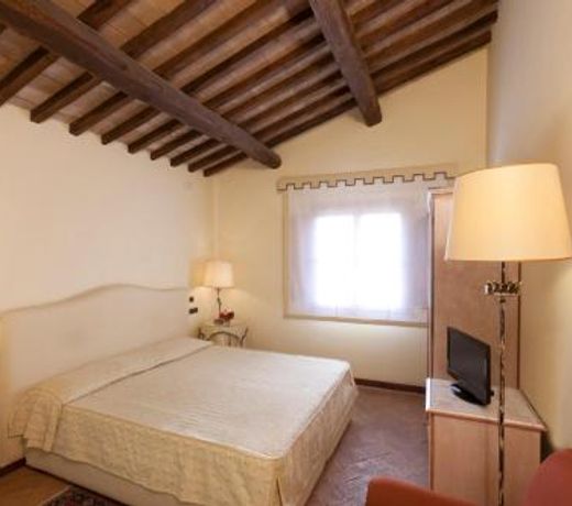 Sovana Hotel & Resort