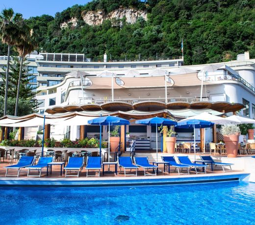 Hilton Sorrento Palace