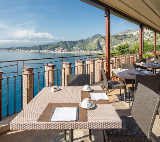 UNAHOTELS Capotaormina