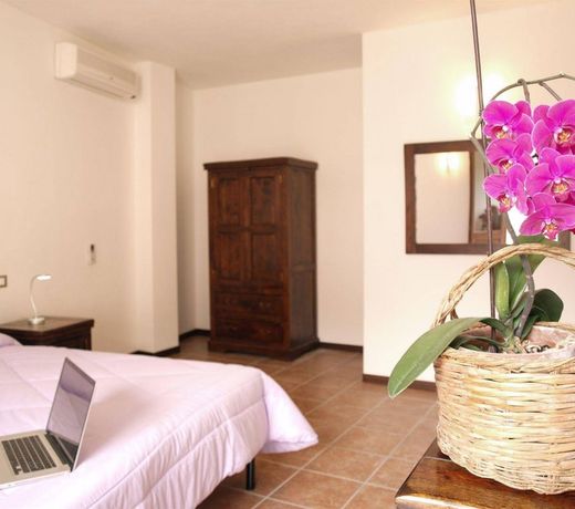 Residenza Locci - Rooms & Apartments