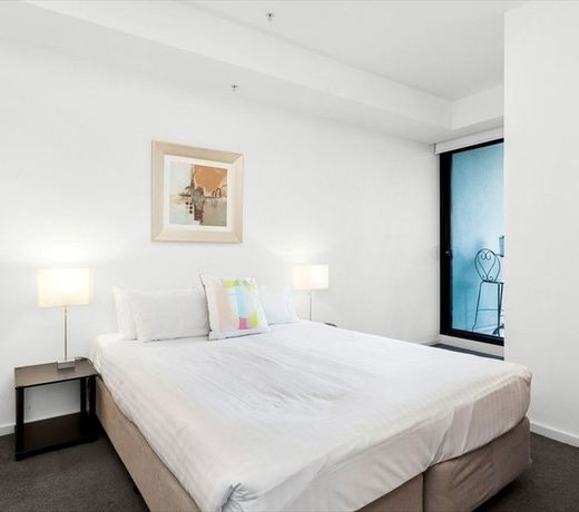 Waterfront Melbourne Apartments