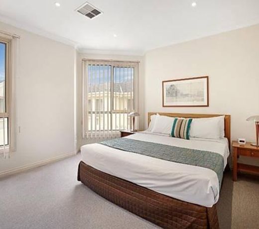 Comfy Kew Apartments