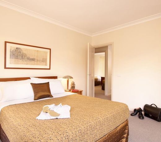 Comfy Kew Apartments