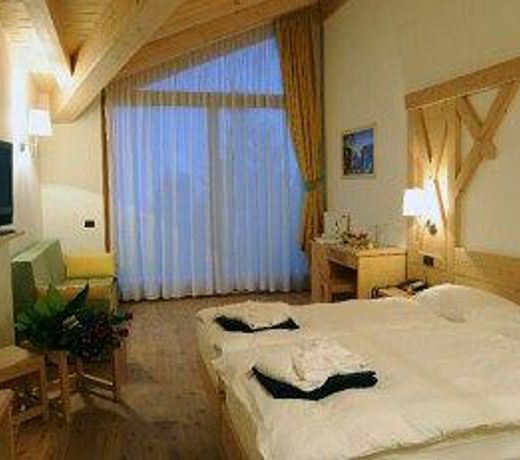 Alpine Mugon Hotel