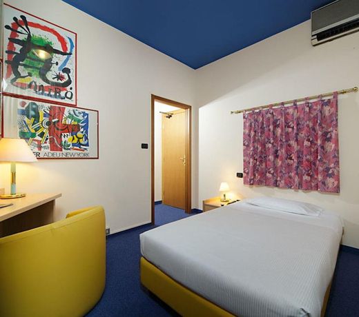 Hotel Carlton