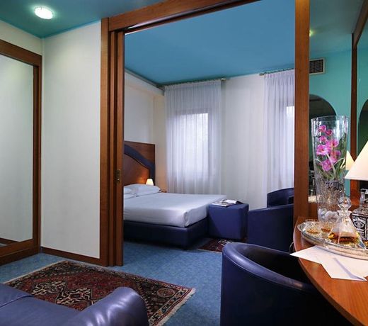 Hotel Carlton