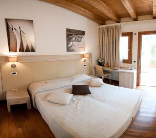 Tre Merli Beach Hotel