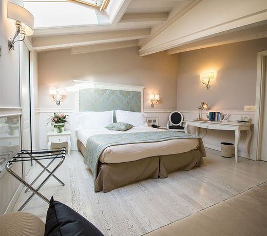 Victoria Hotel Letterario