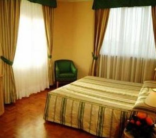 Ambassador Palace Hotel