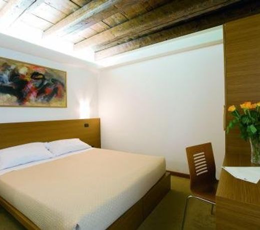 Hotel Quo Vadis