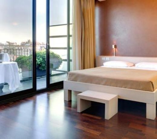 CITY HOTEL