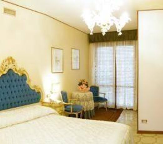 Hotel Villa Serena