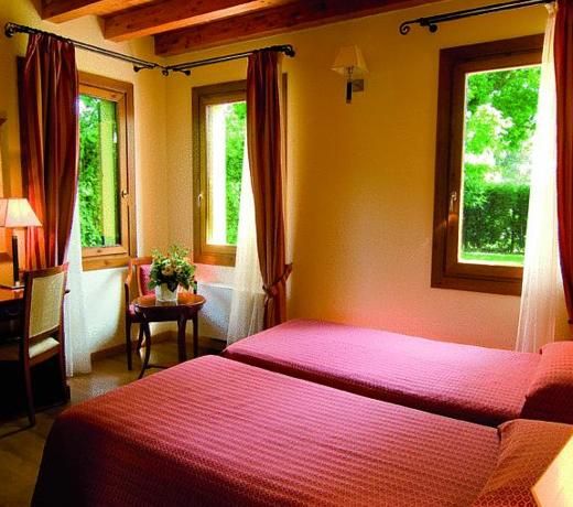 Hotel Venice Resort Airport