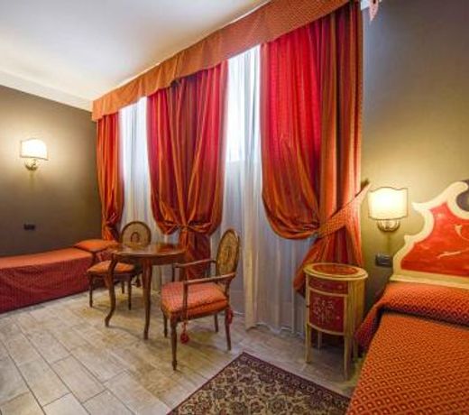 Hotel Aaron