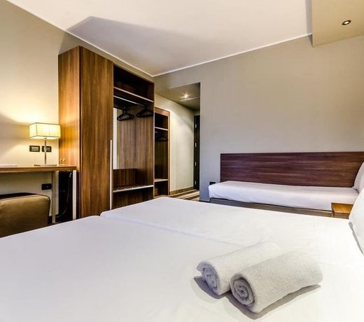 Smart Hotel Holiday