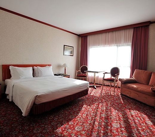 Russott Hotel