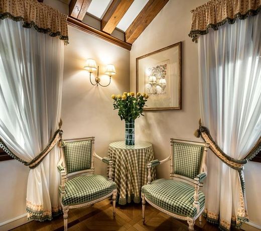 Relais et Châteaux Hotel Villa Franceschi
