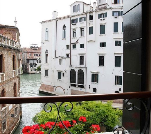 Pensione Accademia - Villa Maravege