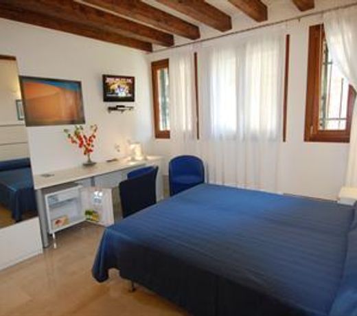 Santa Margherita Guest House