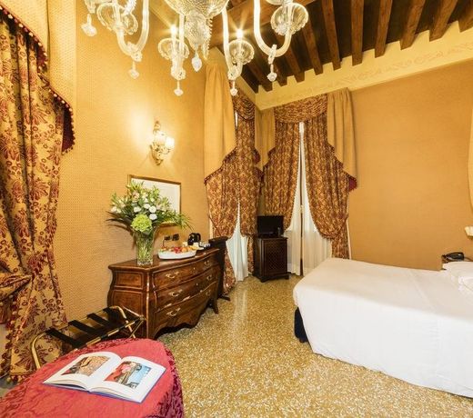 Hotel Al Ponte Dei Sospiri
