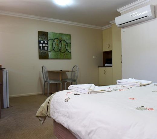 Mia Motel