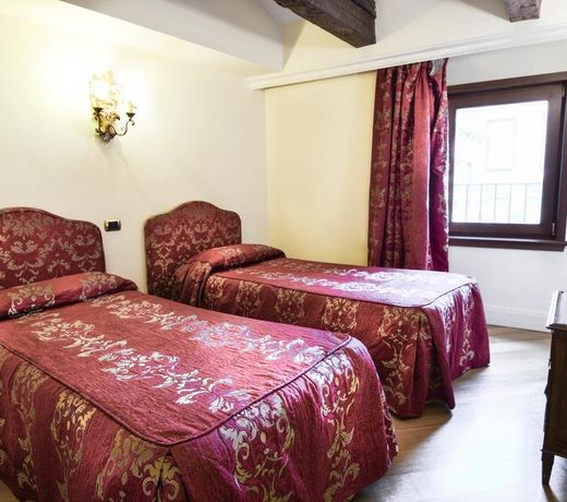 Suites Torre Dell'Orologio