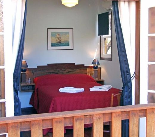 Admiral Stirling Inn