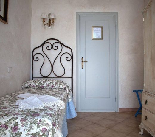 La Petite Maison