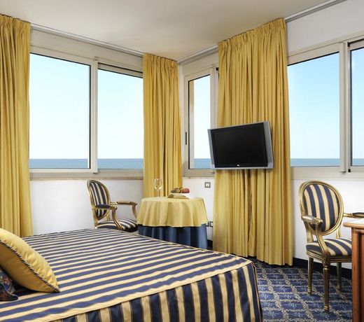 Hotel President