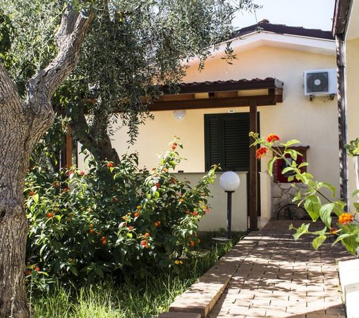 Villaggio Turistico Defensola