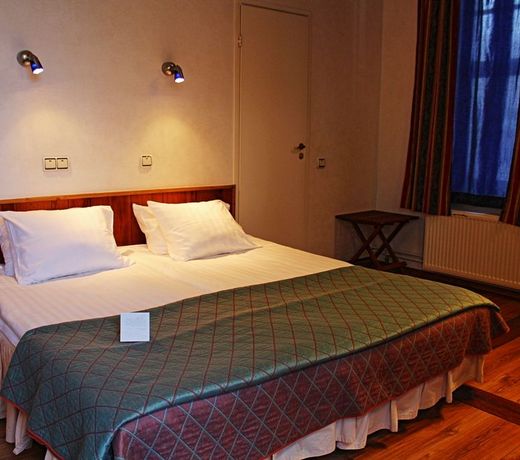 NB Hotel with Free Parking