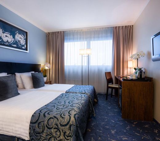 Avalon Hotel & Conferences