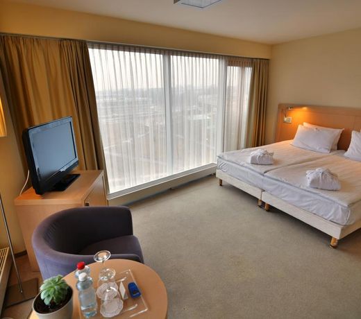 Riga Islande Hotel with FREE Parking