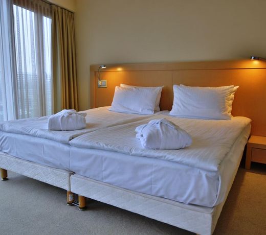 Riga Islande Hotel with FREE Parking