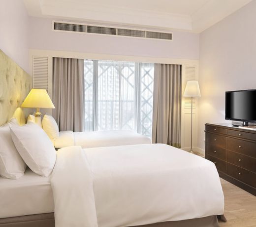 Ambassador Row Hotel Suites by Lanson Place