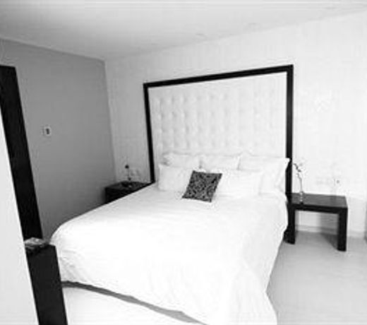 Cache Hostel & Hotel