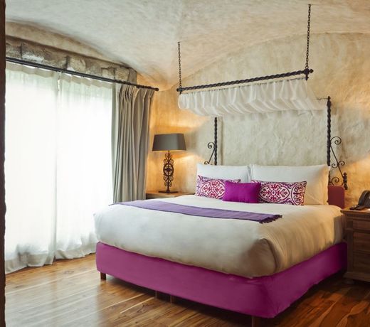 The Alest Hotel
