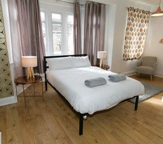 Wonderful Spacious 6 Bed Home in Heart of Bath