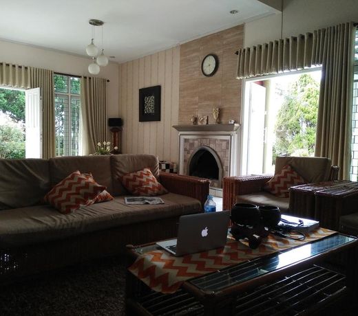 Villa Bougenvile Lembang Asri