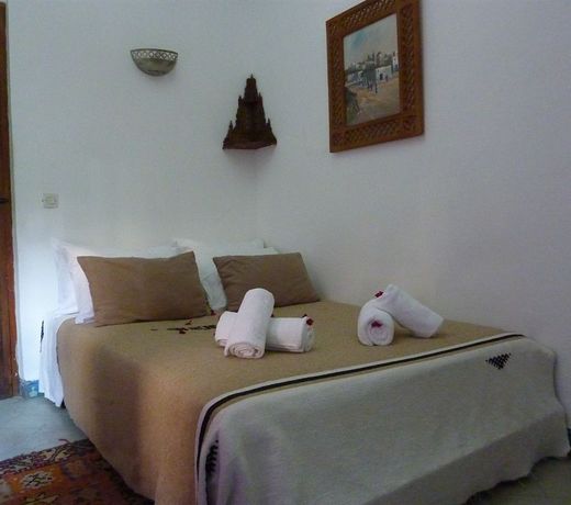 Riad Hadika Maria