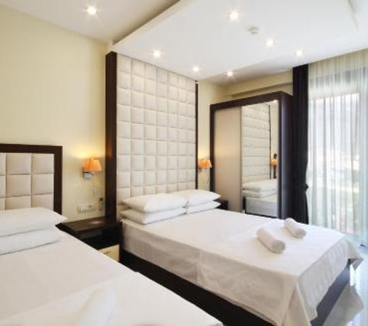 Hotel Shine