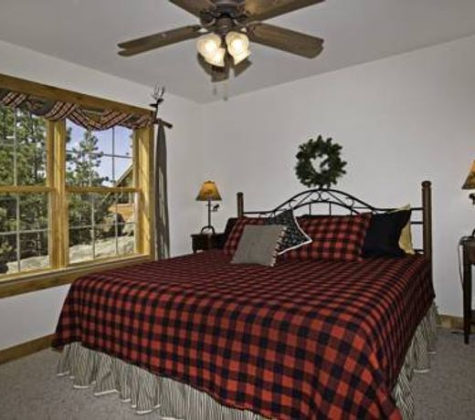 SOLITUDE CABINS