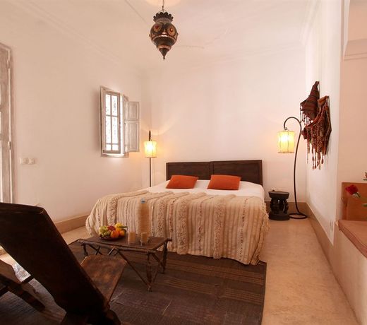 Riad O2