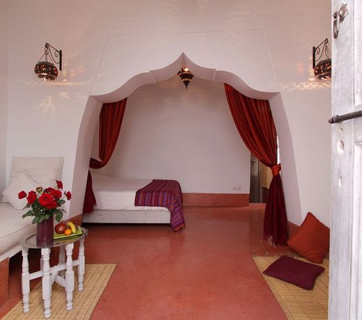 Riad O2