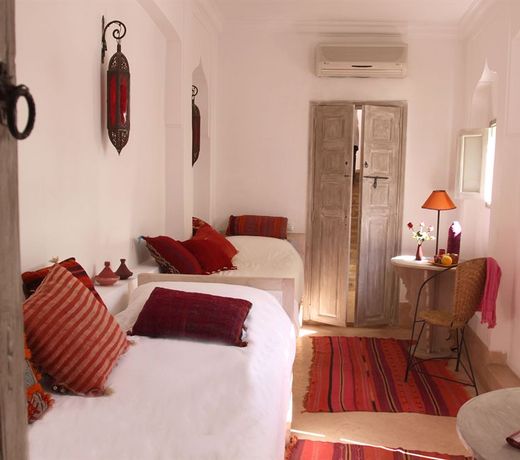 Riad O2